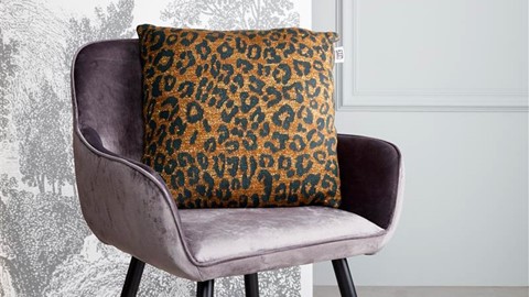 Tigerlily-cushion_Brown_NL_BB_45x45_1