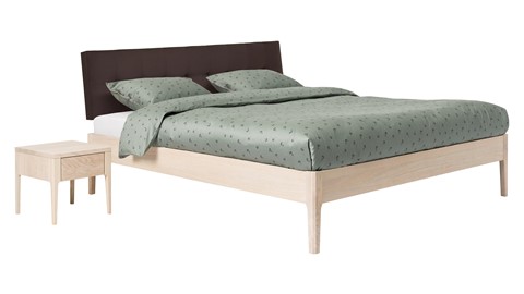 Bed Sky eiken met hoofdbord gecapitonneerd en poot hout, eiken lederlook grijs