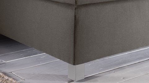 bs_karlsson_arendal_tunn_voice_grey_hb-kvadrat-110_mt-stof_sfeer_detail-pt