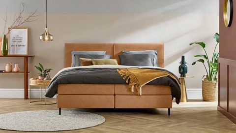 Boxspring Opal vlak met gestoffeerd matras, cognac