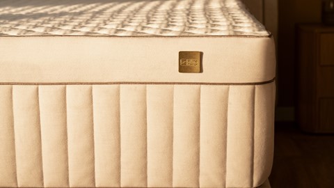 M line Prestige Supporting Firm matras