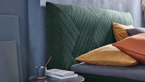 Bed Sapphire, emerald