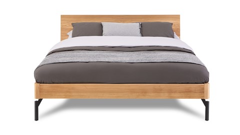 Bed Sky eiken met hoofdbord hout en poot metaal, eiken honing