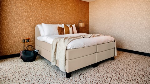 Hotelboxspring Essential met topper Luxury, ecru