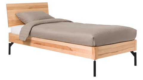 Bed Sky beuken met hoofdbord hout en poot metaal, beuken