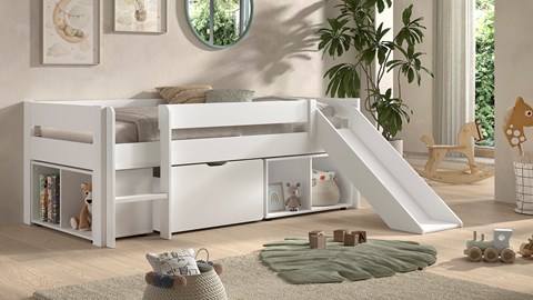 Halfhoogslaper laag met 2 boekenkasten, glijbaan en bedla Primo, wit