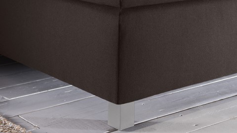 bs_karlsson_arendal_tunn_voice_graphite_hb-kvadrat-110_mt-stof_sfeer_detail-pt