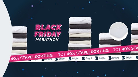 een stapel opgevouwen kleding