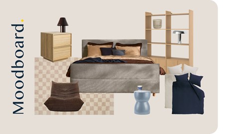 een slaapkamer met een bed en een boekenkast