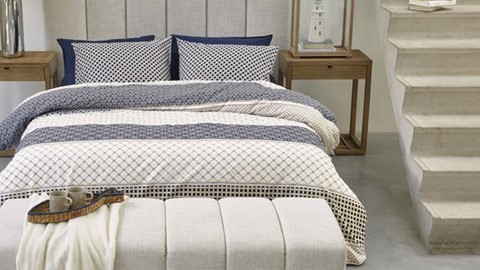 Wit met blauw dekbedovertrek met banen en gevlochten touwen van Rivièra Maison 