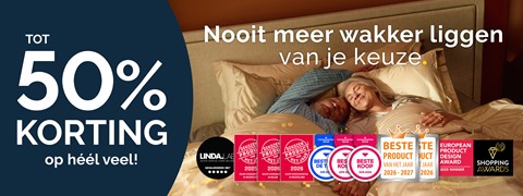Een man en vrouw liggen in bed