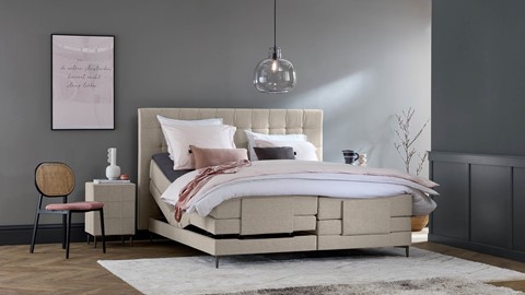 Beige elektrisch verstelbare boxspring