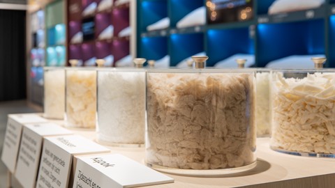 een groep containers met katoen