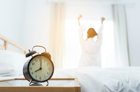 stop met snoozen en ga weg met de wekker